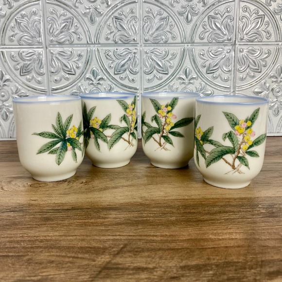 Vintage Japanese Tea Cups, Set of 4, Asian Floral, Saki Cups, Handleless Mugs - Picture 1 of 10